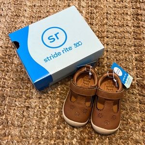 Stride Rite toddler Mary janes size 5